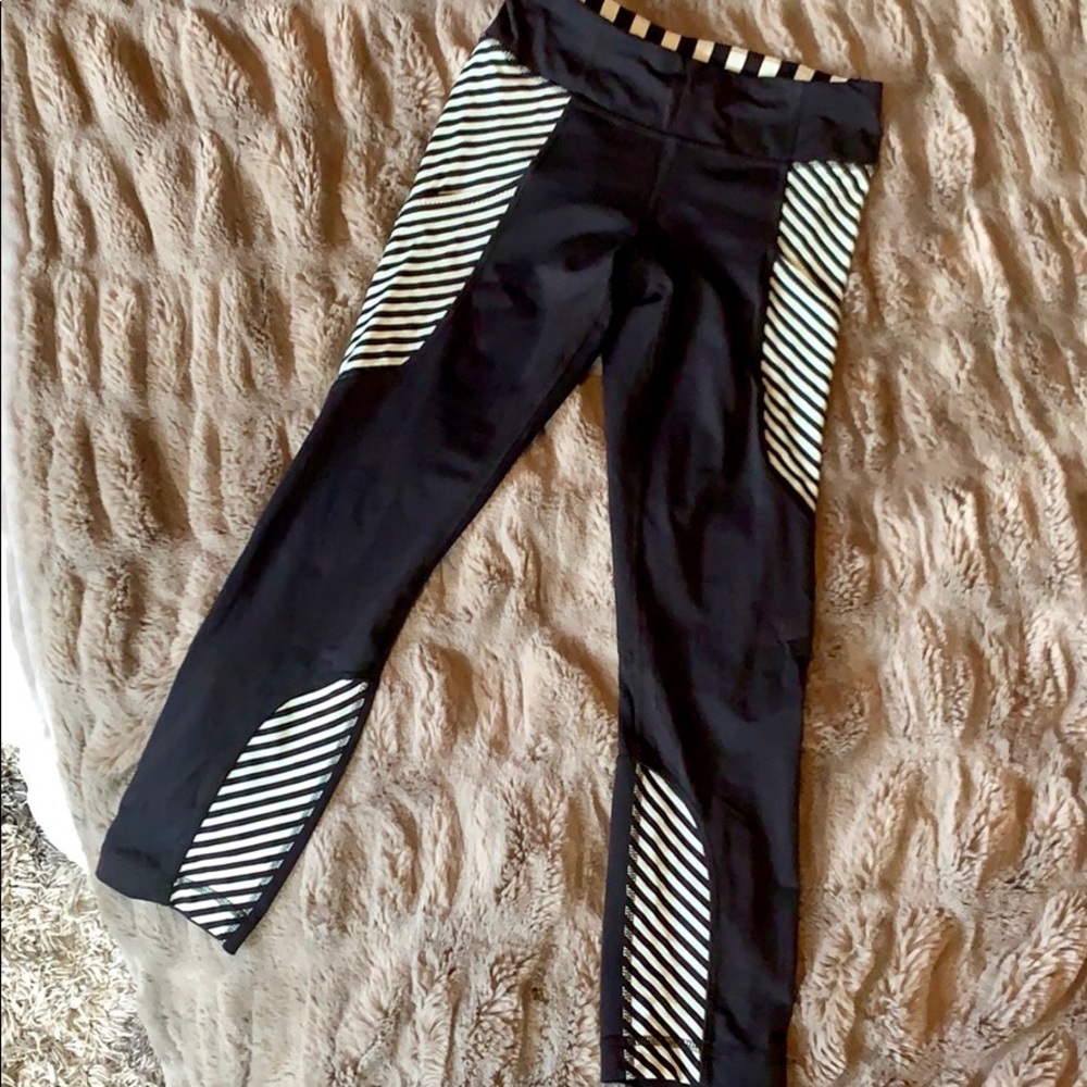 Lululemon leggings - Picture 3 of 8